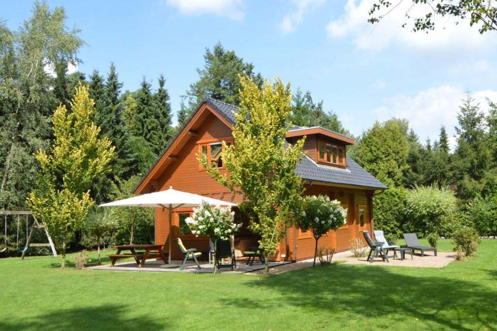 Schöne Holzvilla auf einem großen Privatgrundstück in der Veluwe